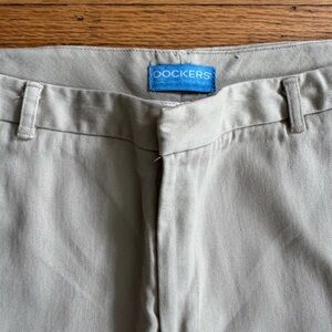 Dockers Women’s Classic Tan Trousers Size 14 Short Casual, Office, Minimalist